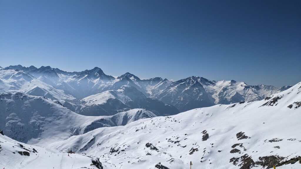 Prvé sneženie na Slovensku: Miestami napadne až 10 cm, zlom príde čoskoro