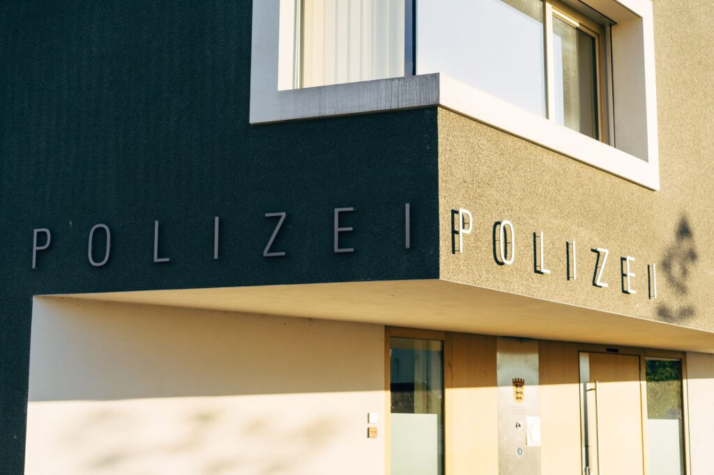 Poľská polícia oslobodila Slovenku, ktorú týždeň zadržiavali muži