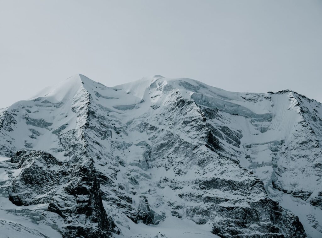 Tatry zasypal prvý sneh: V najvyšších polohách napadlo cez 20 centimetrov